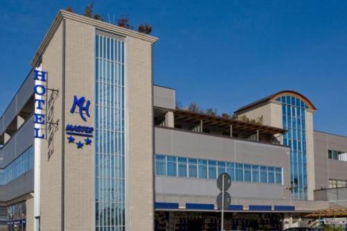 Master Hotel